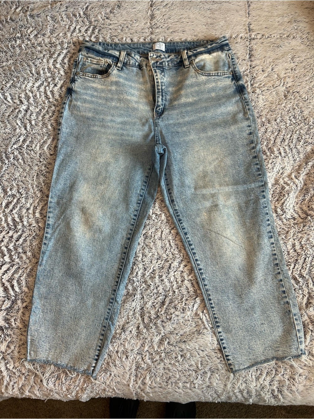 Time and Tru Waisted Acid wash cropped jeans women
